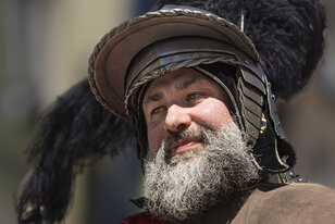 Nicht untypisch für einen Adligen...